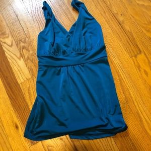 Majesstic dark blue top